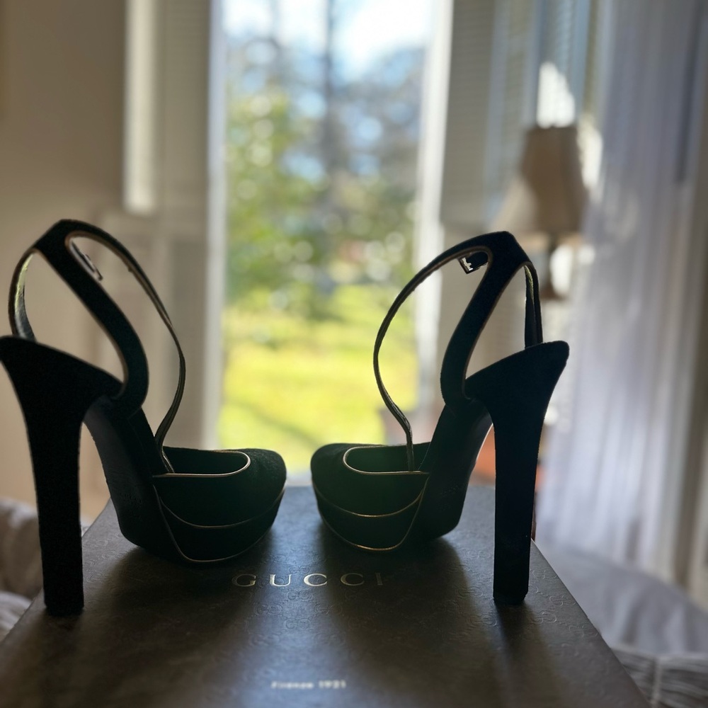 Gucci Black and Gold Heels - Picture 12 of 16